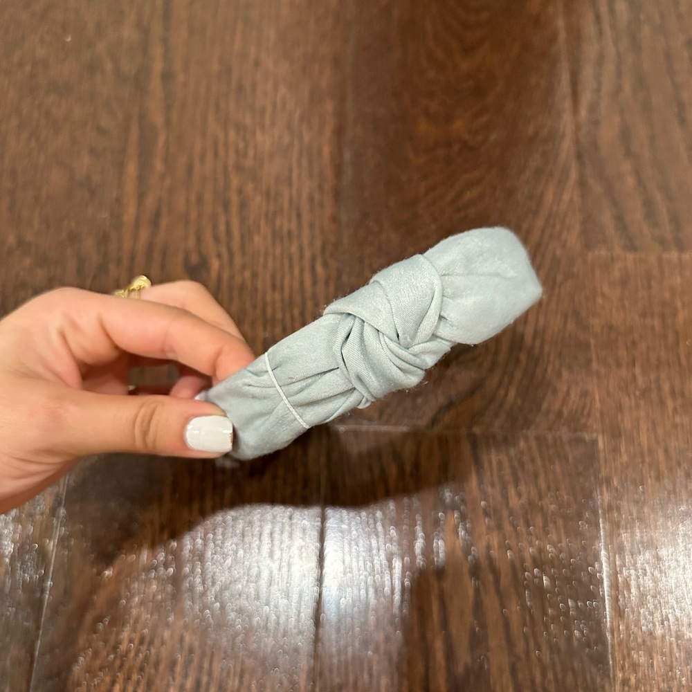 Blue knot head band